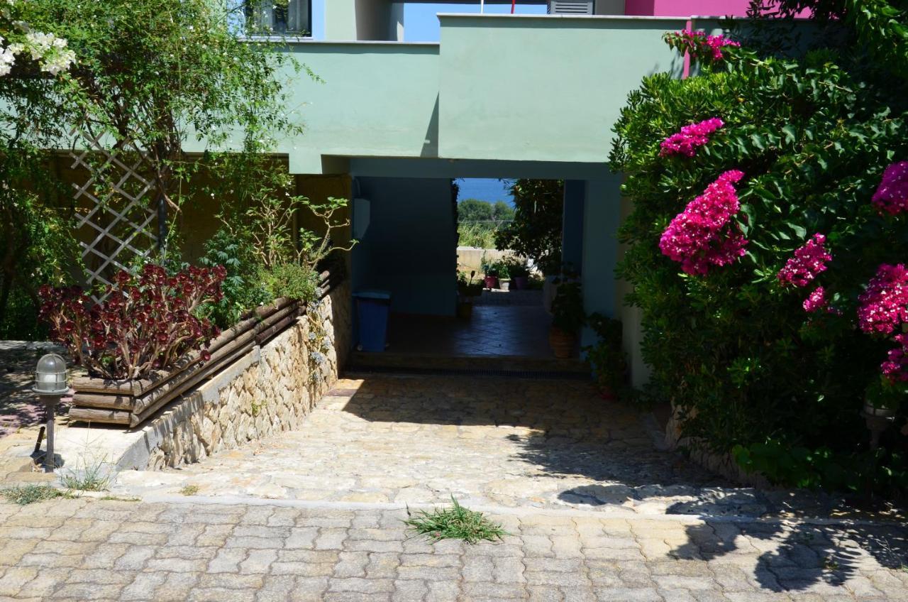 Mirovigli Aparthotel Lépedha Exteriör bild